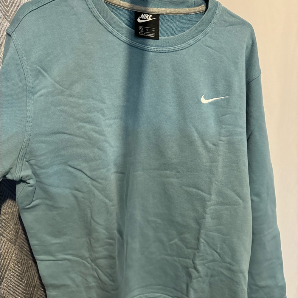 Nike Men's Blue Sweater